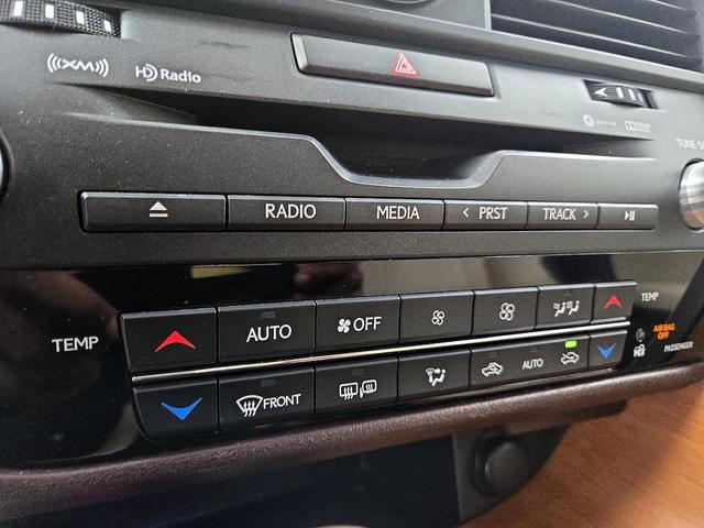 Photo of 2016 Pearl Lexus RX 350