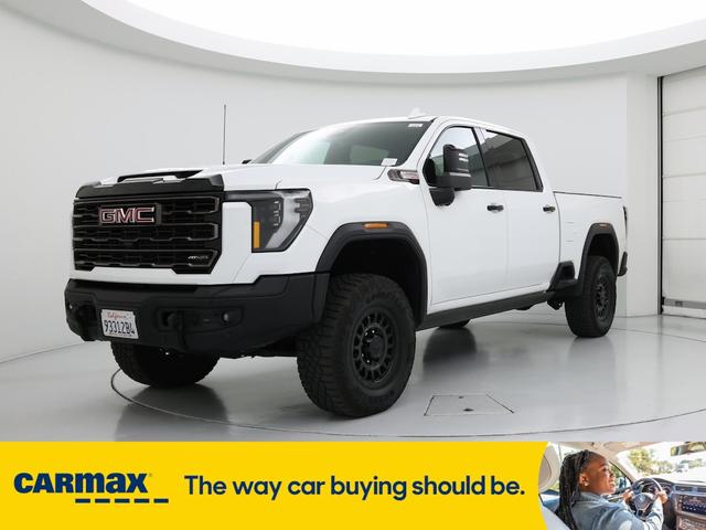 Photo of 2024 White GMC Sierra 2500
