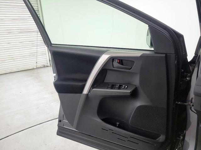 Photo of 2016 Black Toyota RAV4