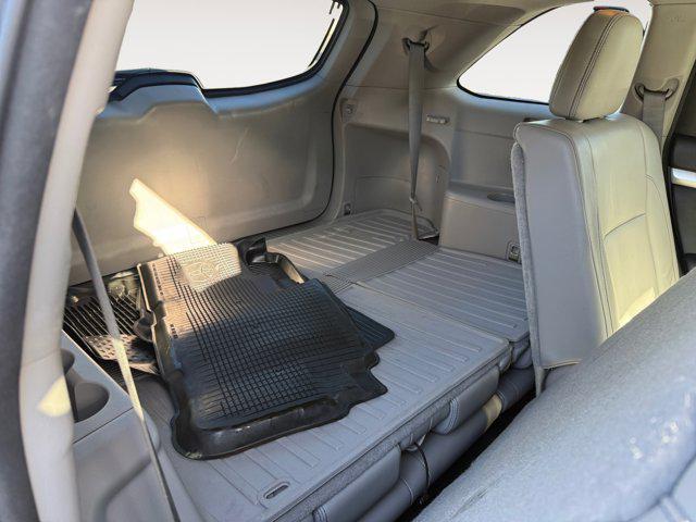 Photo of 2017 Predawn Gray Mica Toyota Highlander Hybrid