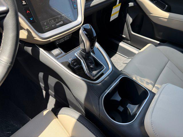 Photo of 2025 WHITE PEARL Subaru Outback