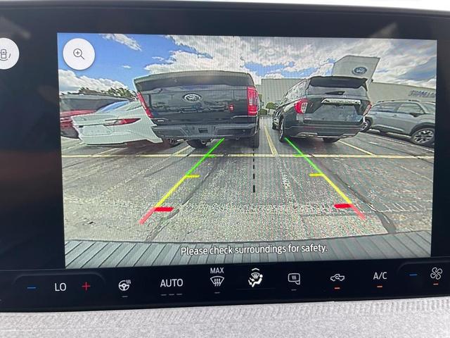 Photo of 2025 Green Ford Maverick