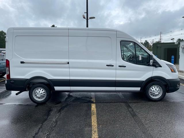 Photo of 2025 Oxford White Ford Transit-250