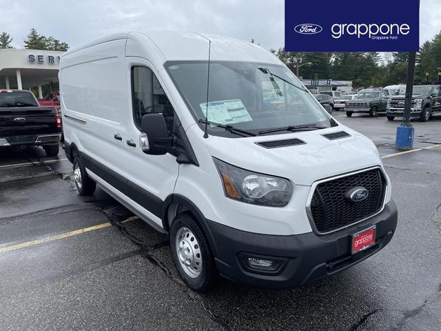 Photo of 2025 Oxford White Ford Transit-250