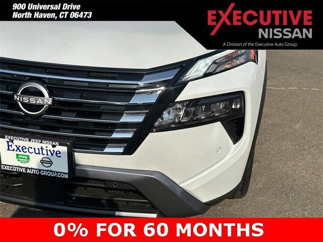 Photo of 2025 White / Black Nissan Rogue
