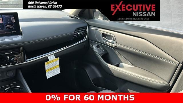 Photo of 2025 White / Black Nissan Rogue