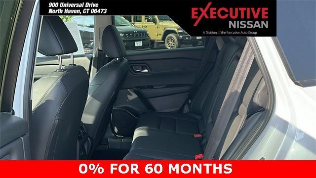 Photo of 2025 White / Black Nissan Rogue