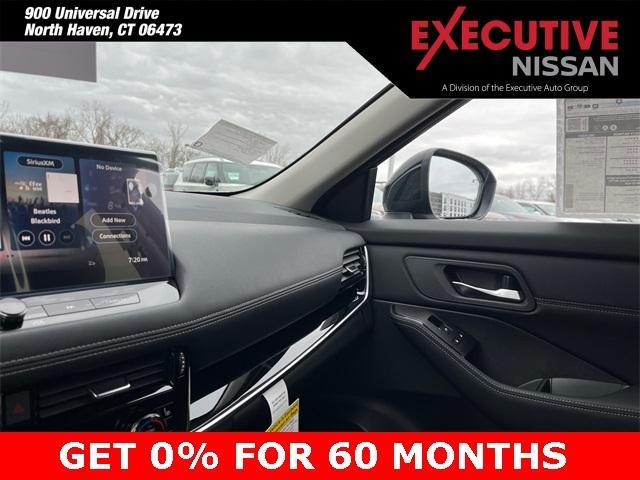 Photo of 2025 White / Black Nissan Rogue