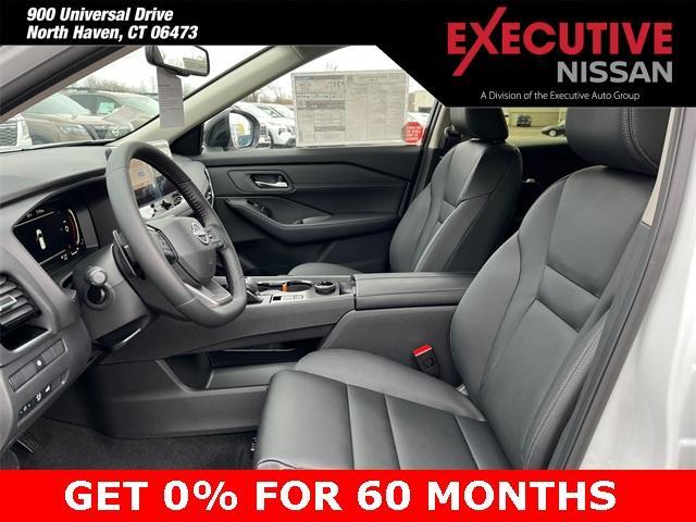 Photo of 2025 White / Black Nissan Rogue