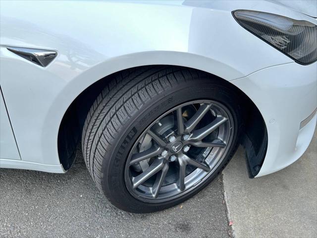 Photo of 2020 White Tesla Model 3