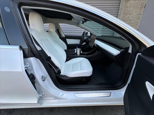 Photo of 2020 White Tesla Model 3