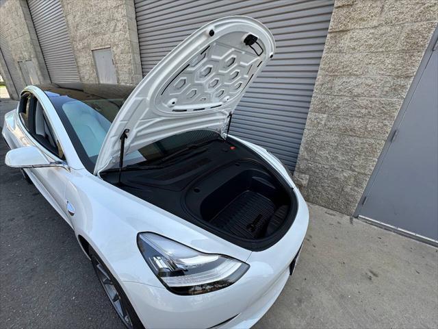 Photo of 2020 White Tesla Model 3