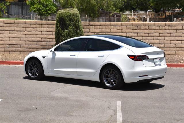 Photo of 2020 White Tesla Model 3
