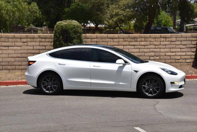 Photo of 2020 White Tesla Model 3