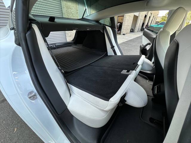 Photo of 2020 White Tesla Model 3