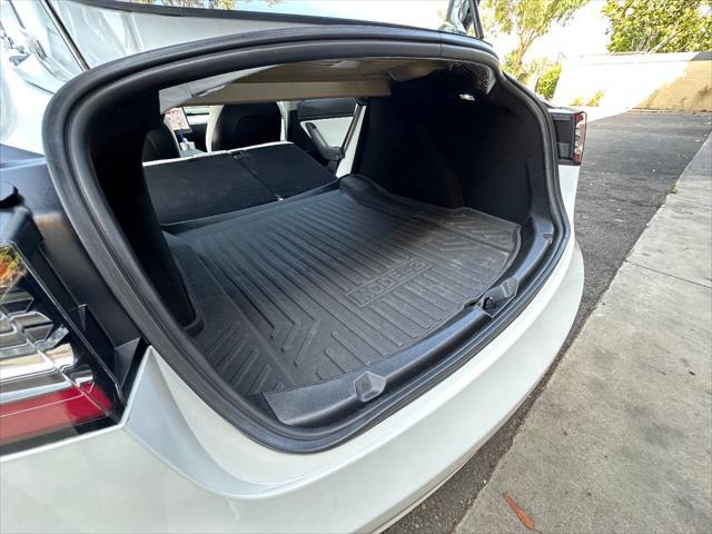Photo of 2020 White Tesla Model 3