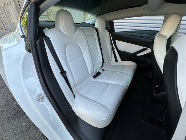 Photo of 2020 White Tesla Model 3