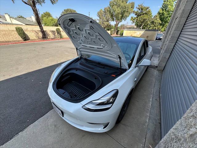 Photo of 2020 White Tesla Model 3