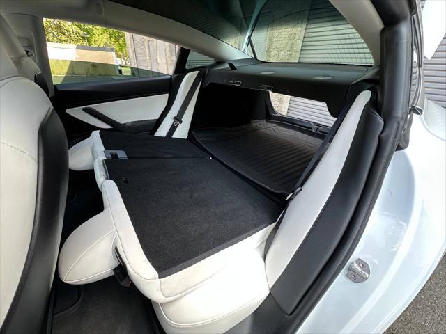 Photo of 2020 White Tesla Model 3