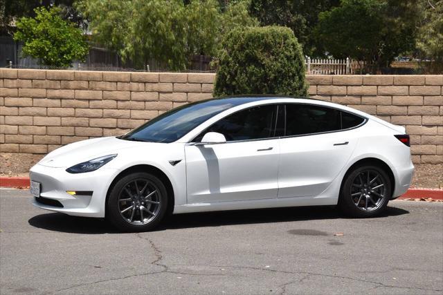 Photo of 2020 White Tesla Model 3