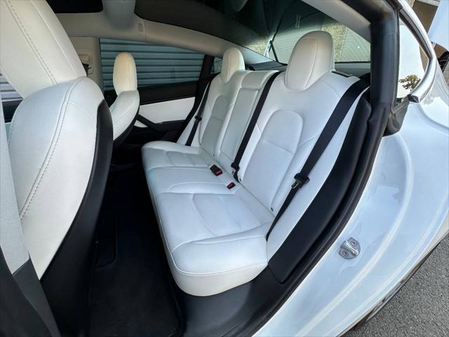 Photo of 2020 White Tesla Model 3