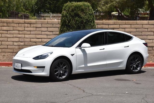 Photo of 2020 White Tesla Model 3