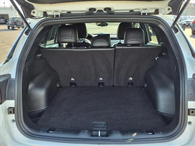 Photo of 2024 Bright White Clearcoat Jeep Compass
