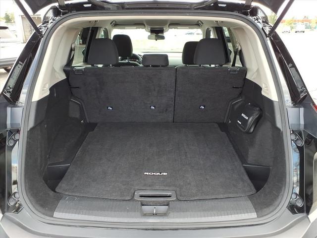 Photo of 2023 Super Black Nissan Rogue