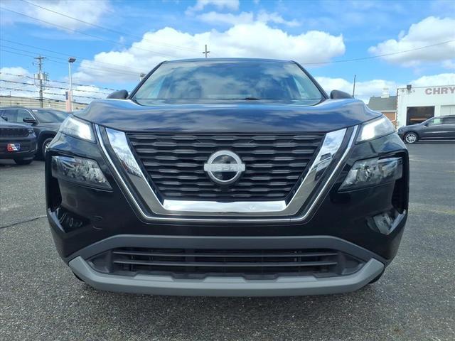 Photo of 2023 Super Black Nissan Rogue