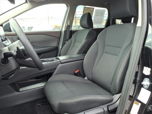 Photo of 2023 Super Black Nissan Rogue