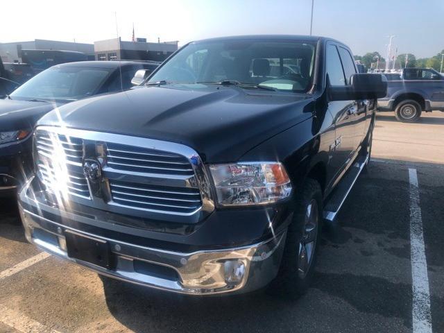 Photo of 2017 Brilliant Black Crystal Pearlcoat RAM 1500