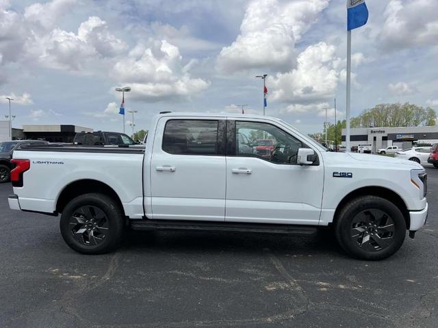 Photo of 2024 Oxford White Ford F-150 Lightning