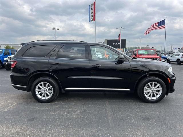Photo of 2023 DB Black Crystal Clearcoat Dodge Durango