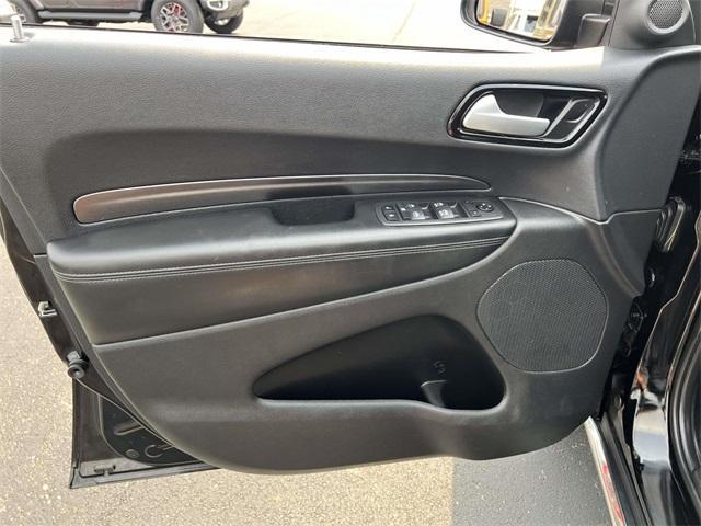 Photo of 2023 DB Black Crystal Clearcoat Dodge Durango