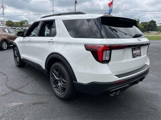 Photo of 2025 White Ford Explorer