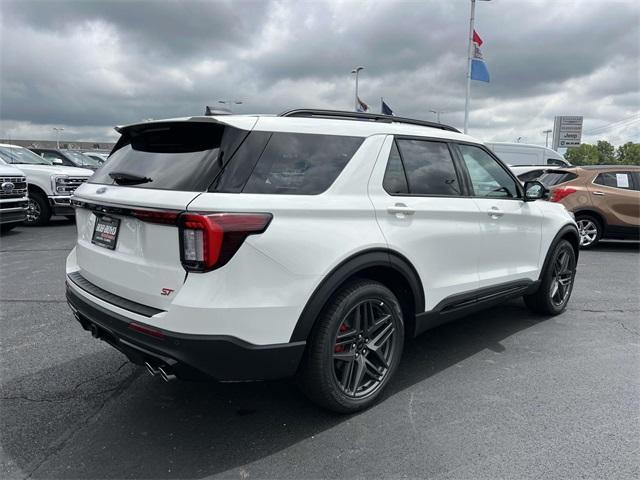 Photo of 2025 White Ford Explorer