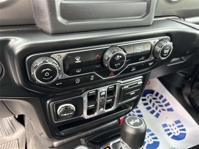 Photo of 2022 Black Clearcoat Jeep Wrangler Unlimited