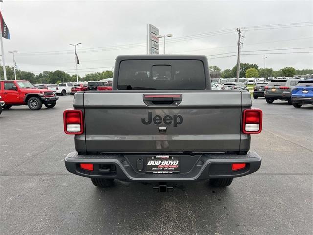 Photo of 2025 Granite Crystal Clearcoat Metallic Jeep Gladiator