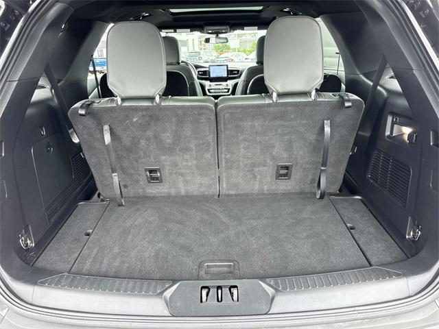 Photo of 2022 Green Metallic Ford Explorer