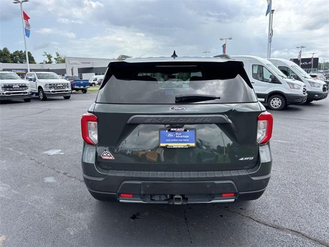 Photo of 2022 Green Metallic Ford Explorer
