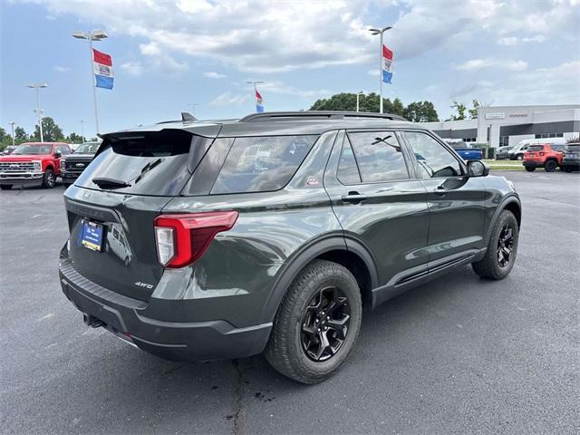Photo of 2022 Green Metallic Ford Explorer