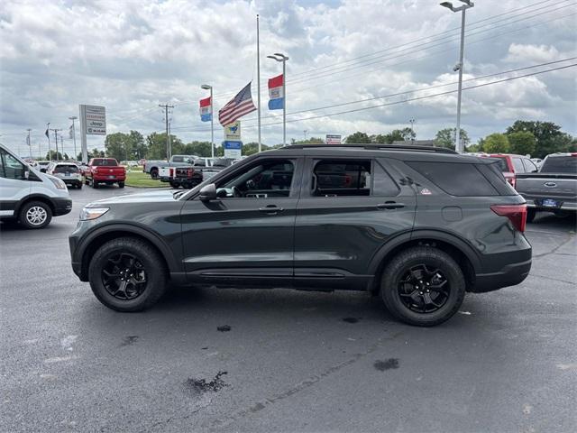 Photo of 2022 Green Metallic Ford Explorer