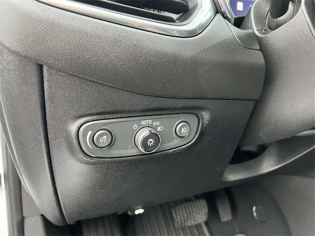 Photo of 2019 Summit White Chevrolet Equinox