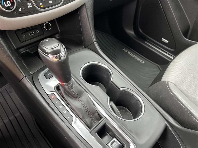 Photo of 2019 Summit White Chevrolet Equinox