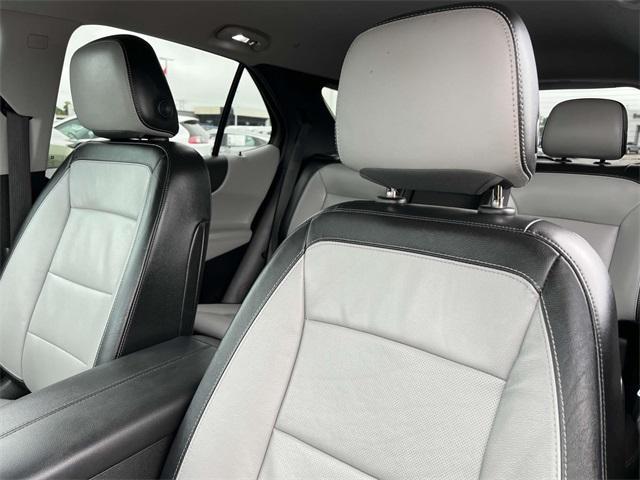Photo of 2019 Summit White Chevrolet Equinox