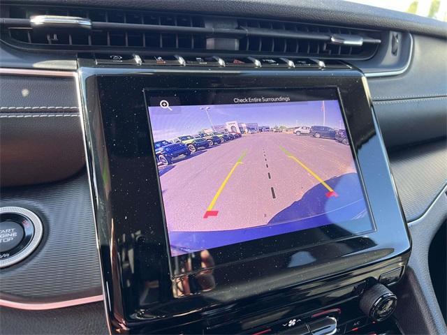 Photo of 2023 Metallic Jeep Grand Cherokee L