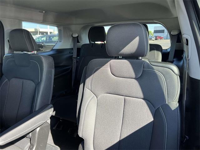 Photo of 2023 Metallic Jeep Grand Cherokee L