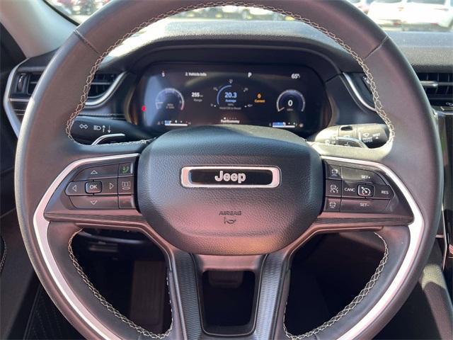 Photo of 2023 Metallic Jeep Grand Cherokee L