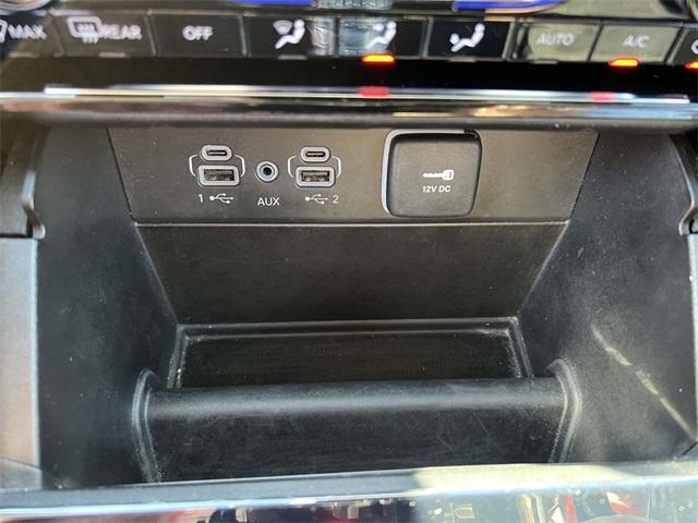 Photo of 2023 Metallic Jeep Grand Cherokee L