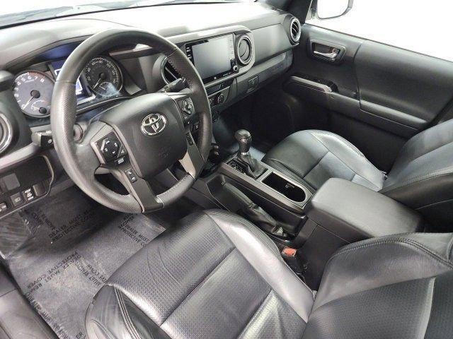Photo of 2021 Super White Toyota Tacoma